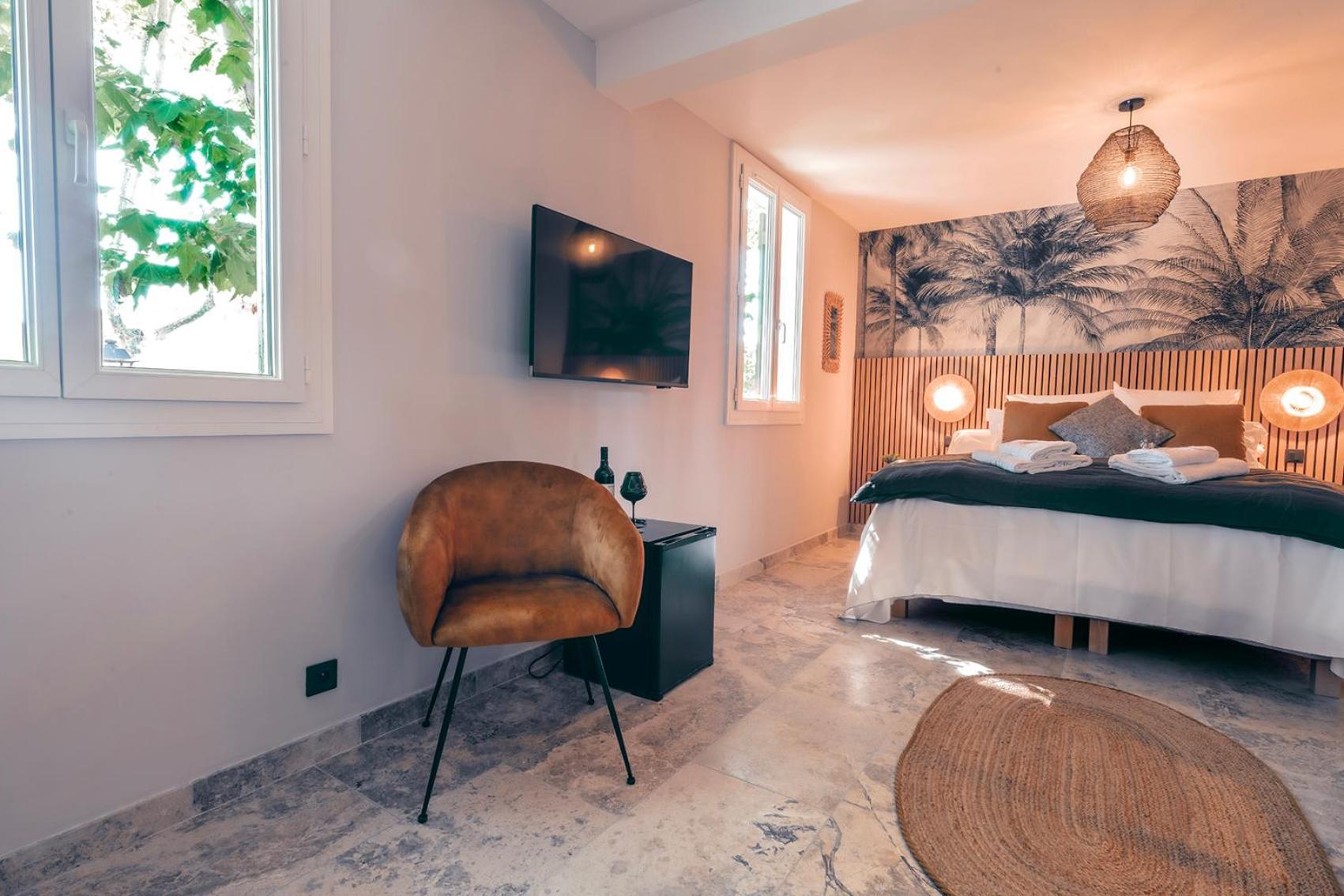 Les Suites De L'Etang Cucuron Extérieur photo