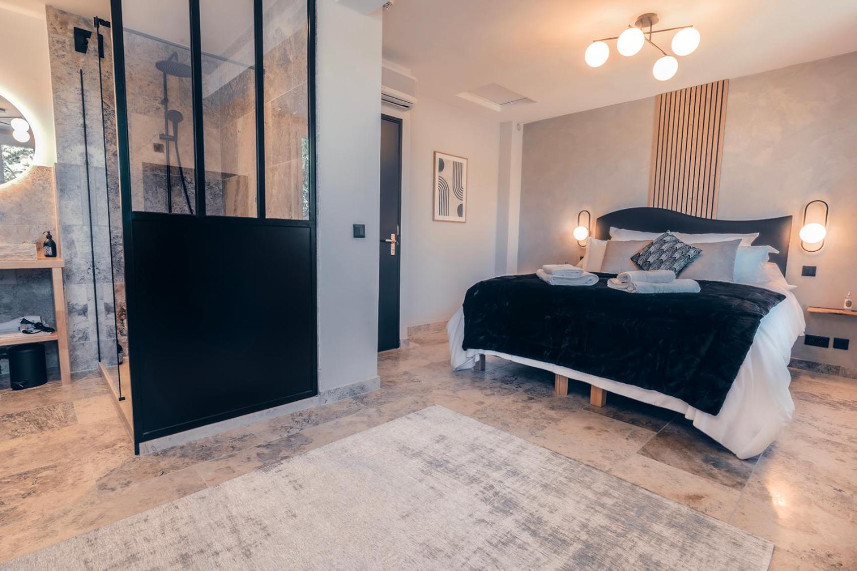 Les Suites De L'Etang Cucuron Extérieur photo