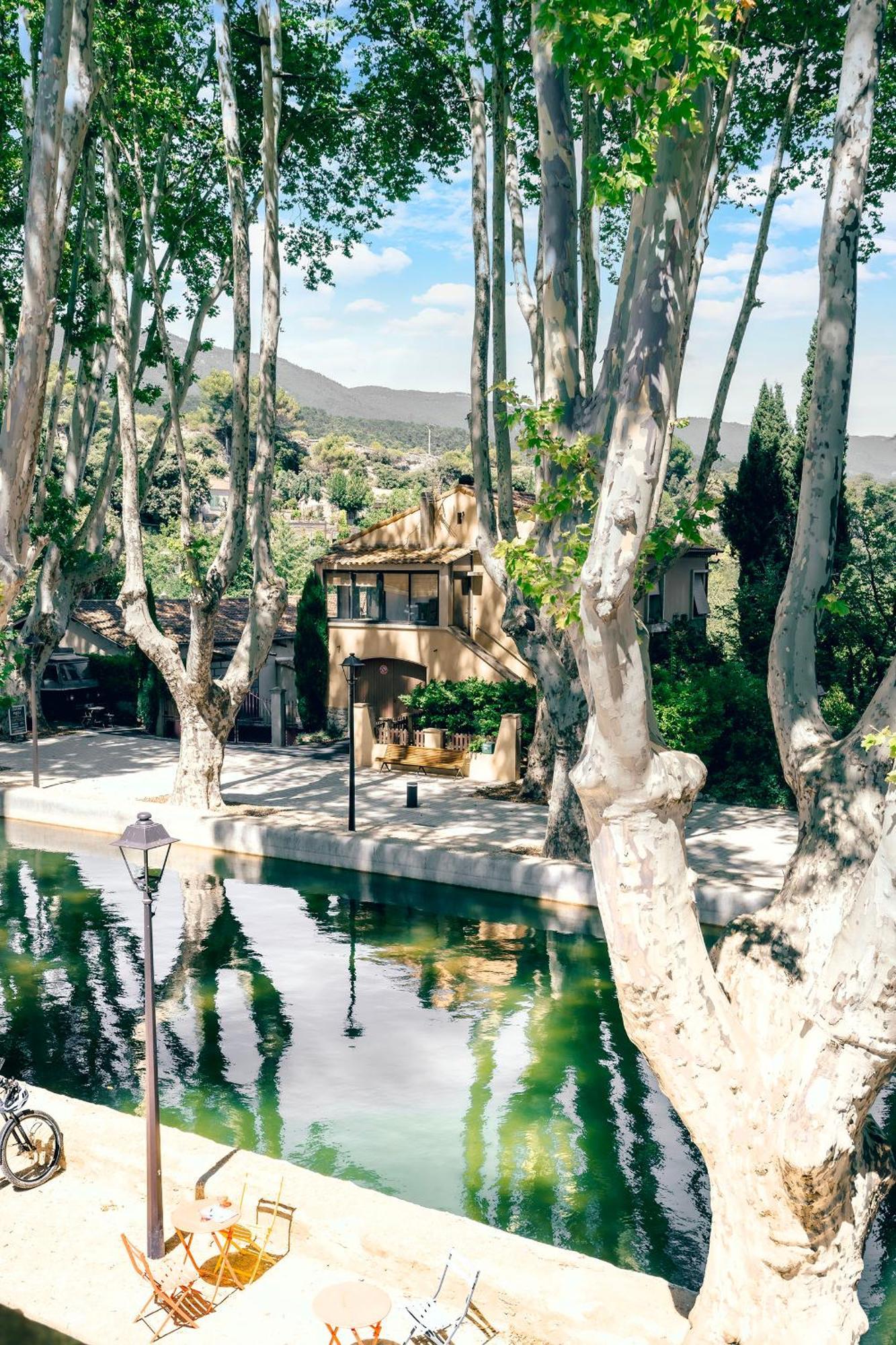 Les Suites De L'Etang Cucuron Extérieur photo