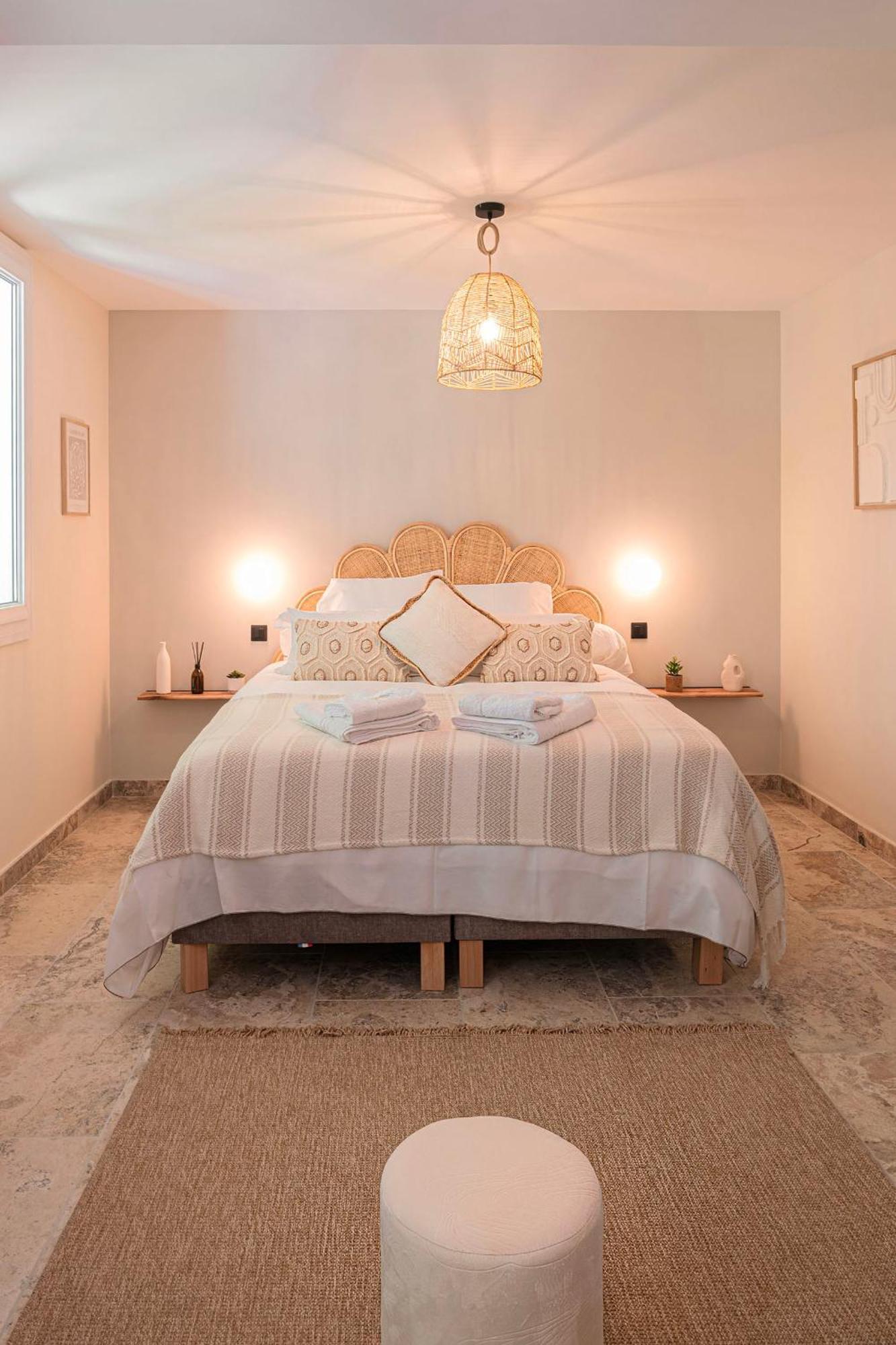 Les Suites De L'Etang Cucuron Extérieur photo
