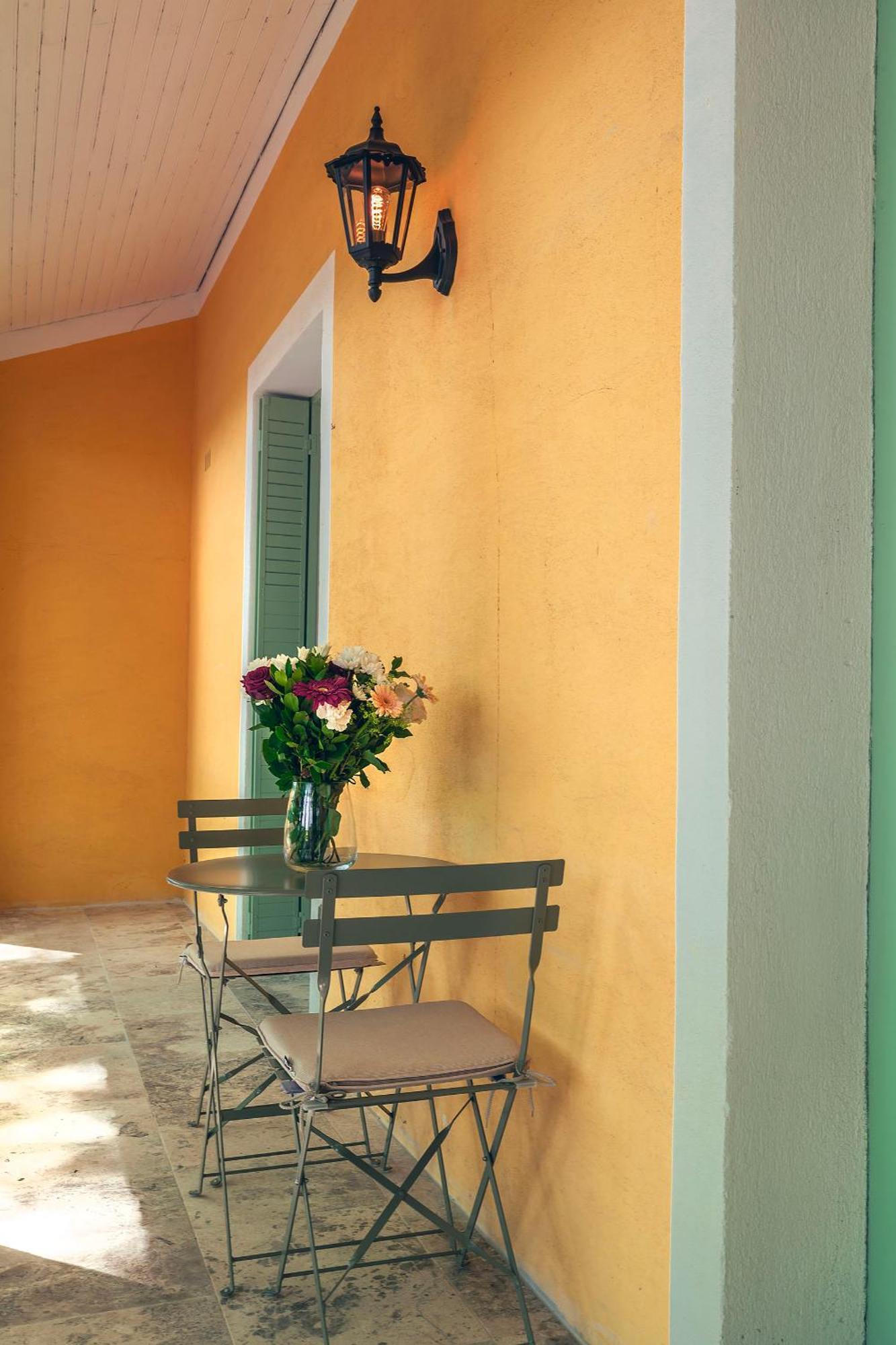 Les Suites De L'Etang Cucuron Extérieur photo